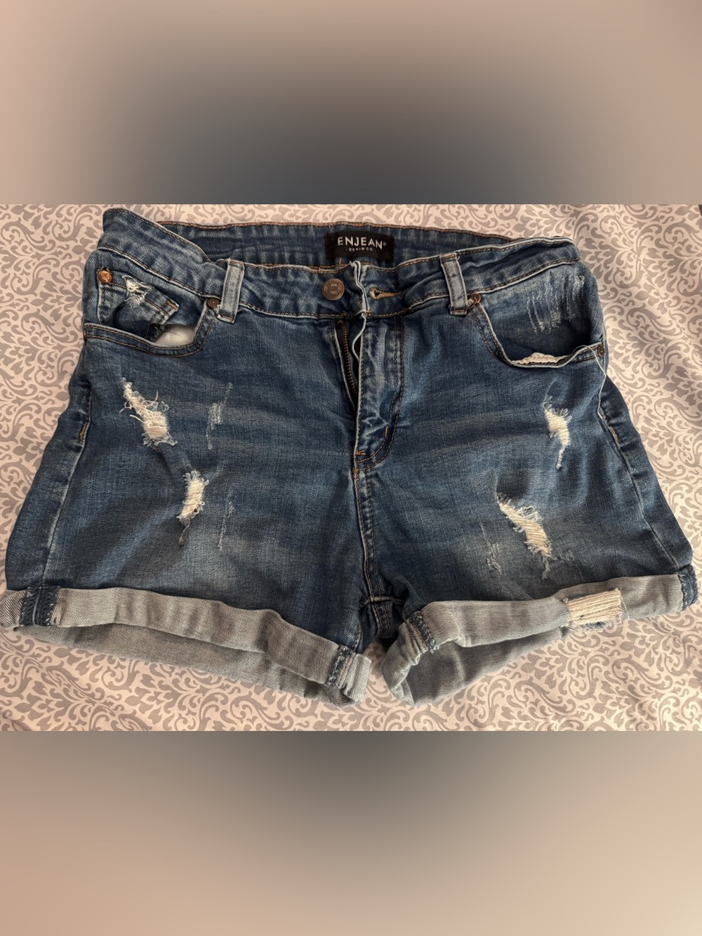 Enjean size medium Denim Distressed Rolled Hem Women's Shorts - Blue